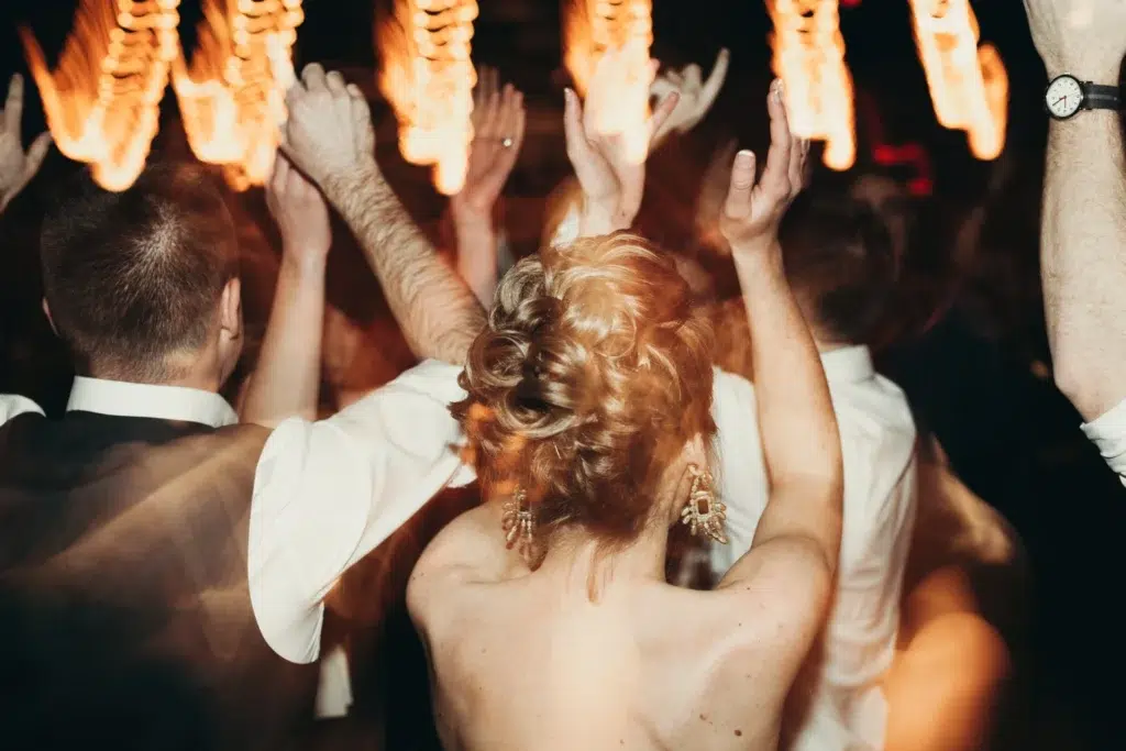 Wedding reception exit etiquette | Announce the End of the Dance Party